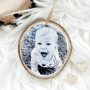 Baby Fotoanhänger – personalisiert – Geschenk zur Geburt oder Taufe