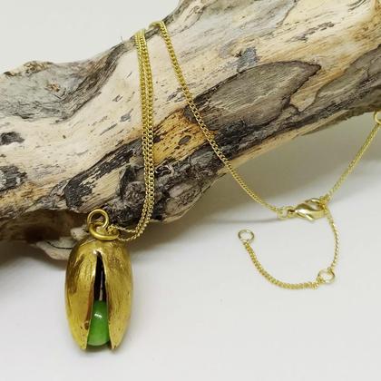 Pistazienanhänger aus Bronze mit Jadeperle - Image 2