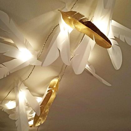 Lichterkette mit Federn in weiß & gold - Image 3