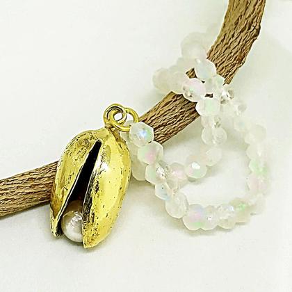 Pistazienanhänger aus Bronze mit weißer Zuchtperle - Image 3