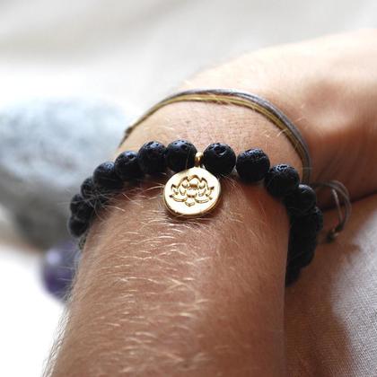 Lava Armband mit Lotusanhänger 8mm