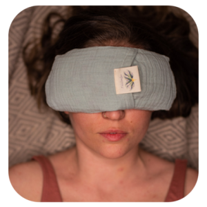 Augenkissen mit Bergkristallfüllung – Pale Aqua