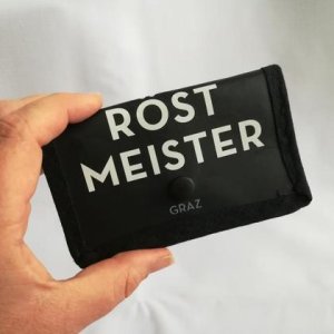 Mini-Geldbörse aus schwarzer Kaffeepackung „Röstmeister“