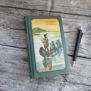 Notizbuch aus altem Buch „Der Schatz im Silbersee“