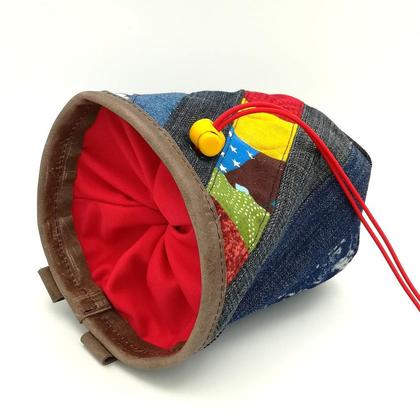 Chalkbag Jeans-Upcycling mit buntem Patchworkstreifen - Image 2