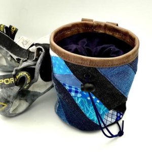 Chalkbag Jeans-Upcycling mit blauem Patchworkstreifen