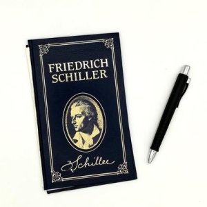 Notizbuch aus altem Buch „Schiller“