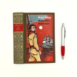 Notizbuch aus altem Buch „Kapitän Kaiman“