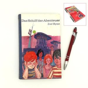 Notizbuch aus altem Buch „Schiff der Abenteuer“