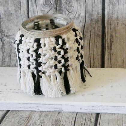 Makramee Teelichtglas "weiß mit etwas schwarz"