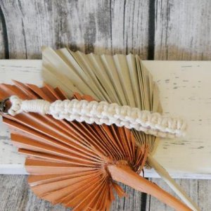 Makramee Schlüsselanhänger „weiss Schlaufe 2“