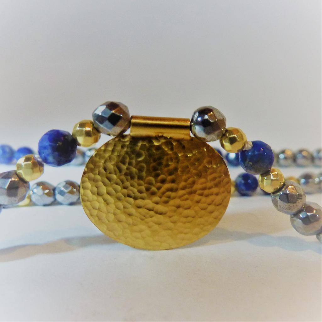 Lapislazuli -Zarte Kette mit eingearbeitetem Amulett