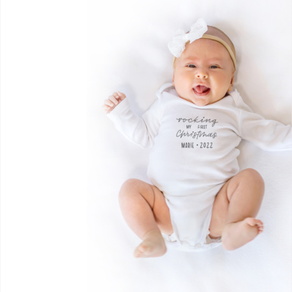 Handgemachter Babybody Weihnachten mit Namen personalisierbar Mädchen Jungen - Image 3