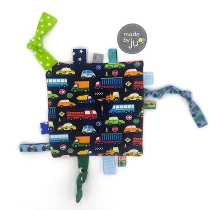 SPIELTUCH (mit KNISTERTEIL und vielen ETIKETTEN) - Autos bunt