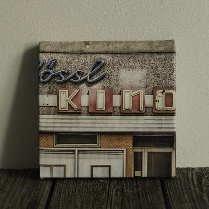 Foto auf Leinwand: "Schlössl Kino"