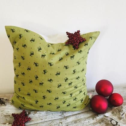 Zirbenkissen Hirsch olivgrün