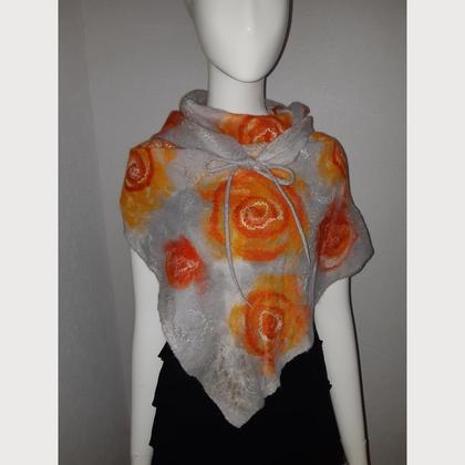 Tuch aus feinster Merinowolle auf Seidenstoff gefilzt