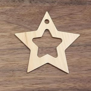 Stern aus Zirbenholz ausgeschnitten 8 Stück im Set