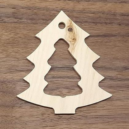 Tannenbaum aus Zirbenholz ausgeschnitten 8 Stück im Set - Image 2