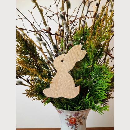 Osterhase aus Zirbenholz voll