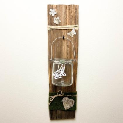 Frühlingshafte Lärchenholzschindel mit Windlicht