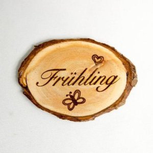 Gravierte Astscheibe „Frühling“