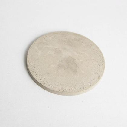 Runder Untersetzer aus grauem Beton - Image 2