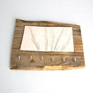 Altholz-Keramik Schlüsselbrett mit Gräsern