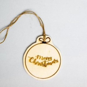 Weihnachts-Geschenksanhänger aus Holz – natur