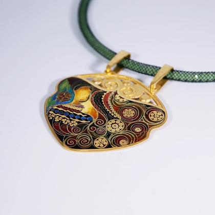 Frau&mann Halskette/Pendant. Cloisonne Emaille