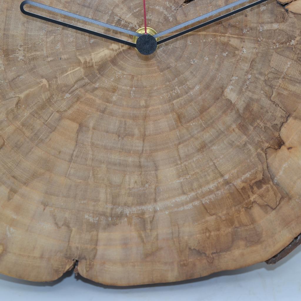 Holz Wanduhr 28x27 cm Holzuhr Uhr Hainbuche Baumscheibenuhr Unikat handmade - Image 2
