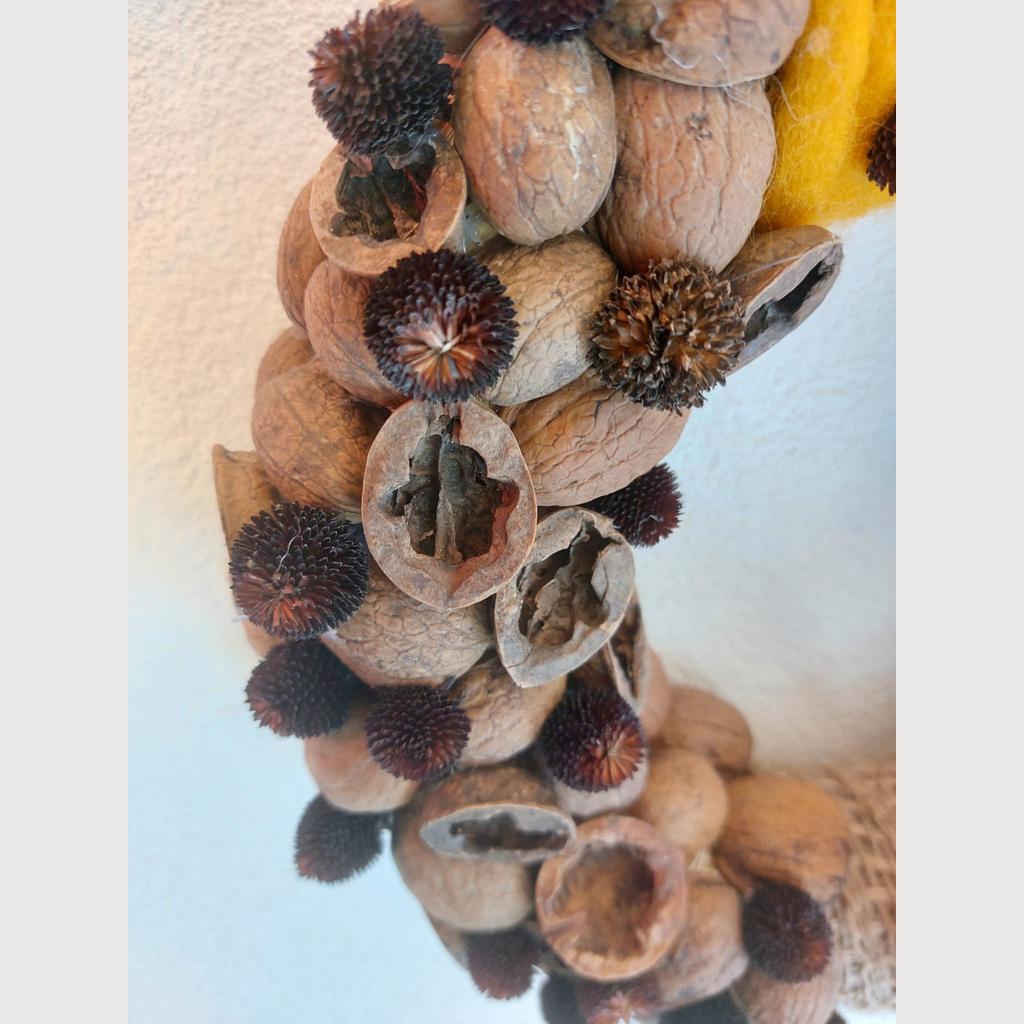 Türkranz Dekokranz ⌀27 cm Nusschalen Handarbeit Naturmaterialien - Image 3