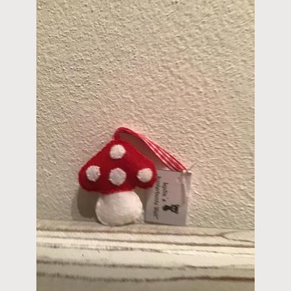 Glückspilz aus Filz Mini aus dunkelrotem Filz