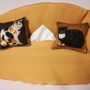 Taschentuchsofa (curry mit Katzen)