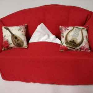 Taschentuchsofa (rot mit Musikinstrumenten)