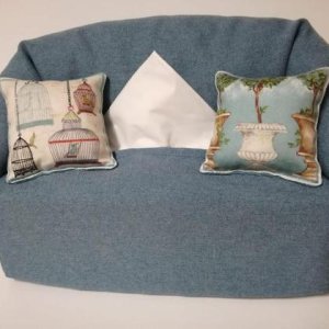 Taschentuchsofa (türkis mit Vogelkäfig)