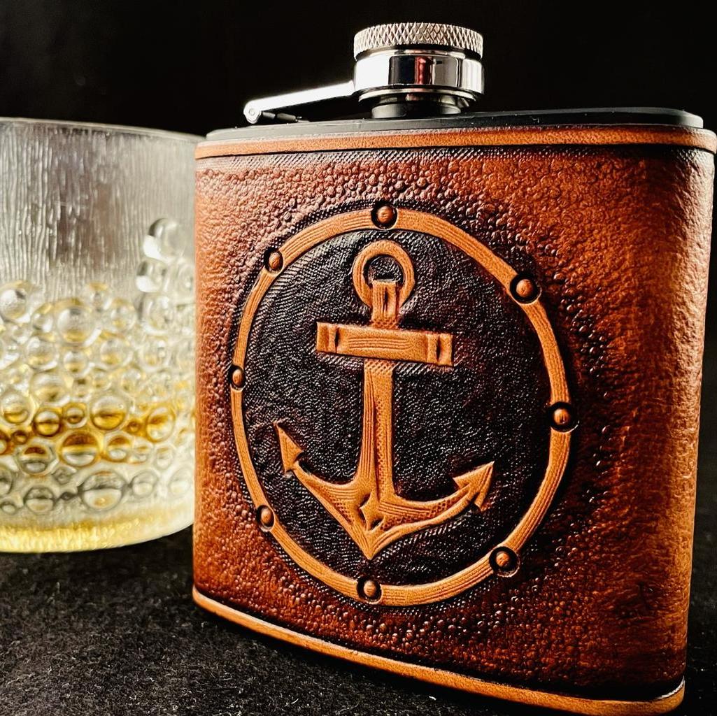 Flachmann mit Schiff Ledergravur - Image 3