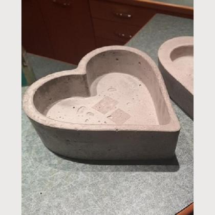 Deko Herzschalen aus Beton
