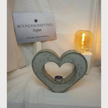 Herzteelicht aus Beton