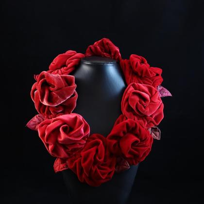 Rosenschal "Red Roses only"