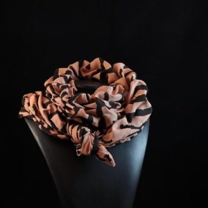 Gesmokter Schal „Black Stripes“ (Canadian Smoking)