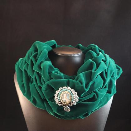 Schal "Smaragd" inkl. Brosche "Maria Theresia"