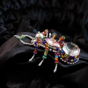 Schmuckkäfer/Brosche „Regenbogen“