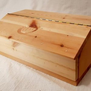 Brotdose aus Zirbenholz