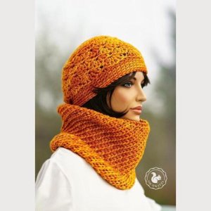 Eva – Loop und Haube