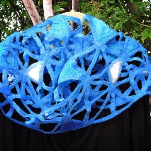 Schal – „mit Ecken und Kanten“ – Handgefilzt