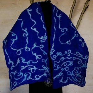 Schal – handgefilzt, blitzblau/hellblau