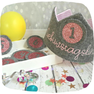 Geburtstagskrone Wollfilz grau gefüttert rosa inkl. Zahlenbuttons 1-6