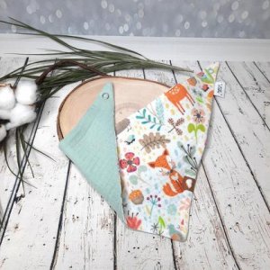 Musselin Dreieckstuch zum Wenden 0-6 Mon. weiß mit bunten Waldtieren, hellblau