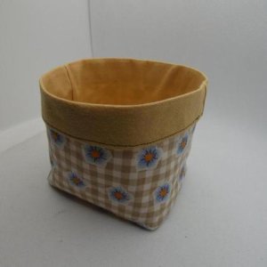 Aufbewahrungskörbchen oder Geschenkkörbchen braun mit Blumen